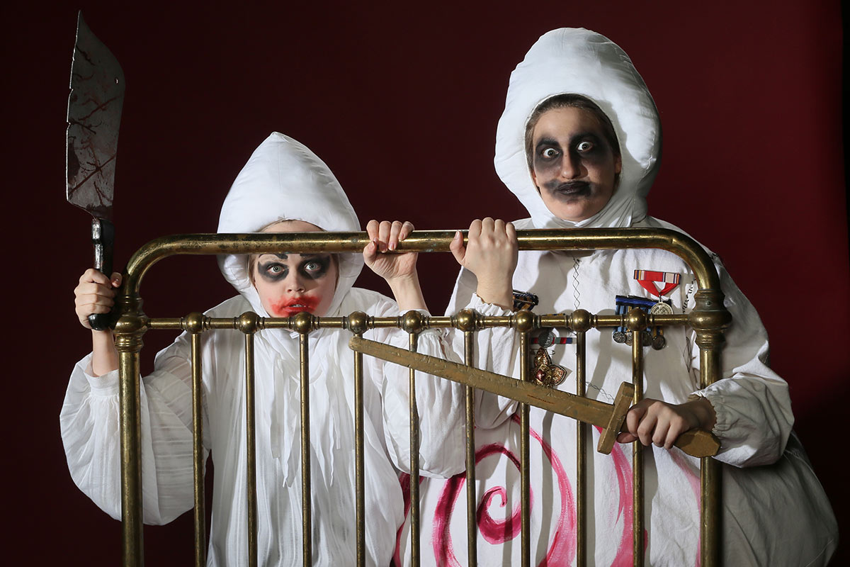 Ubu-Roi. Actors L-R: Sarah Harrison as Mere UBU, Naomi Vogt as Pere UBU Photo Credit: Tim Matheson
